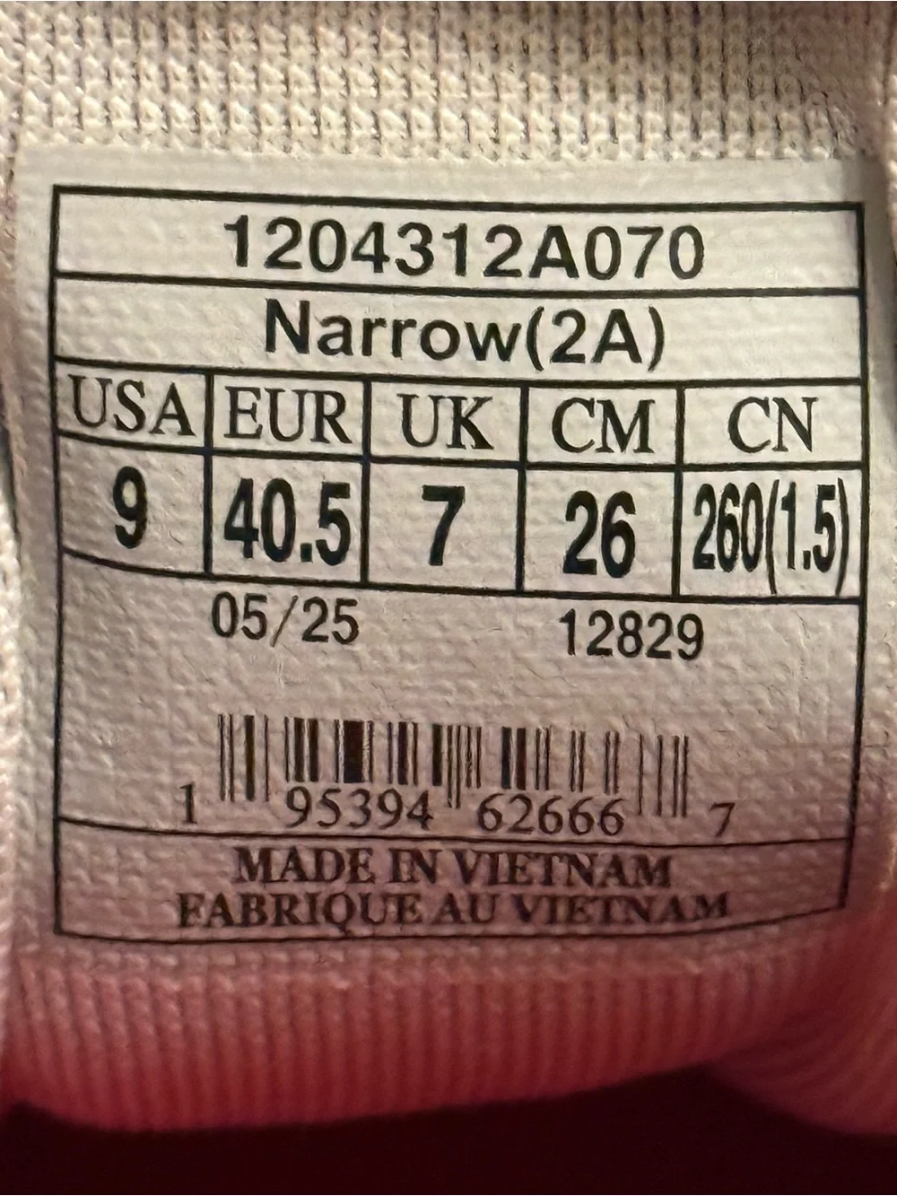 Brooks Ghost 17 Running Shoe - Women's 1204312A070 Narrow(2A) Size 9